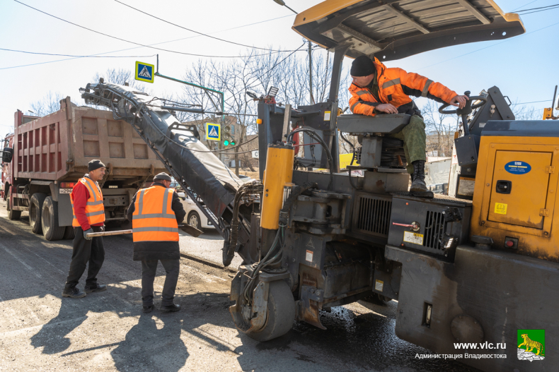 Во Владивостоке начался ремонт дорог