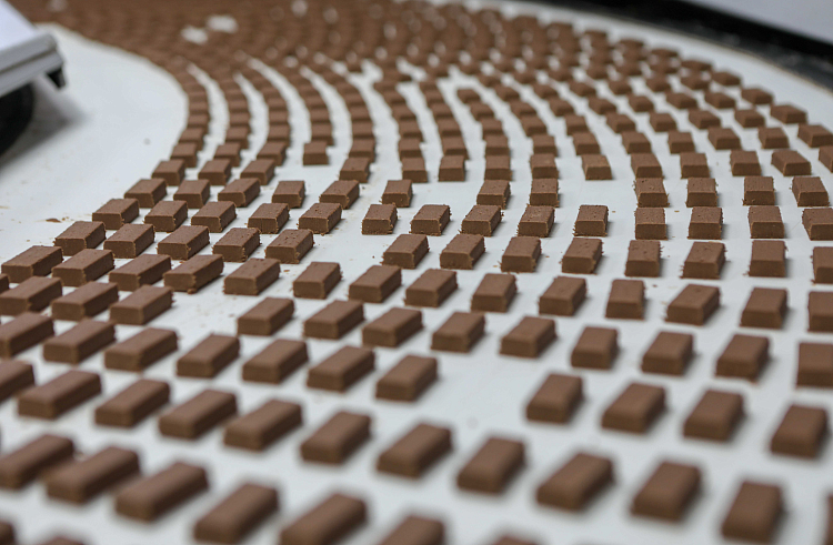 «Приморский кондитер» представит на гастрофестивале в Москве конфеты «Птичье молоко» и темный шоколад