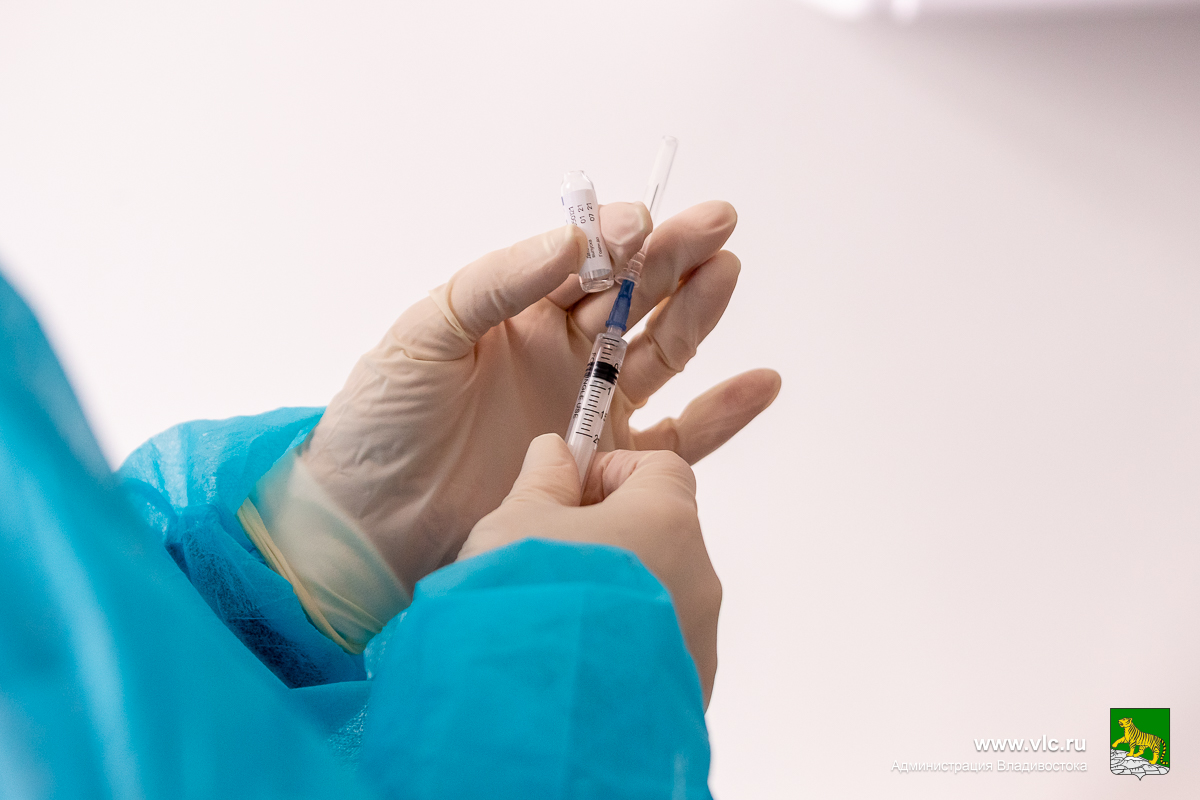 Во Владивостоке работает 30 пунктов вакцинации от коронавирусной инфекции
