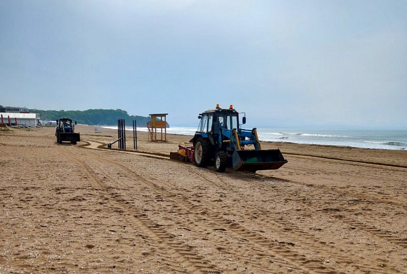 Пляжи Владивостока приводят в порядок к началу купального сезона