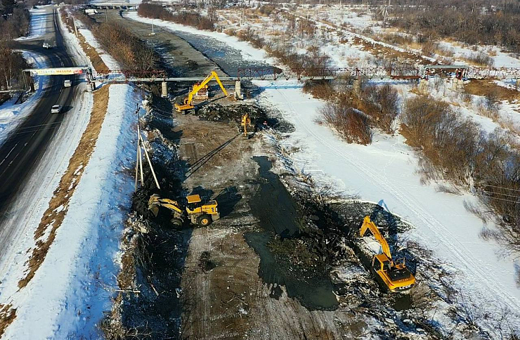 Приморские спасатели продолжают расчистку русел рек в Спасске-Дальнем