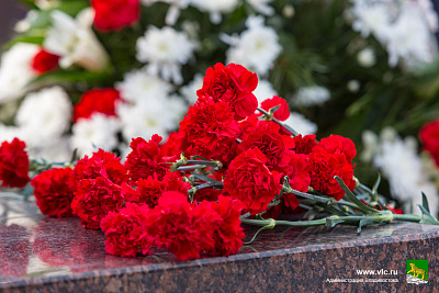 Vo Vladivostoke pochtyat pamyat pogibshikh v vooruzhennom konflikte v CHechne