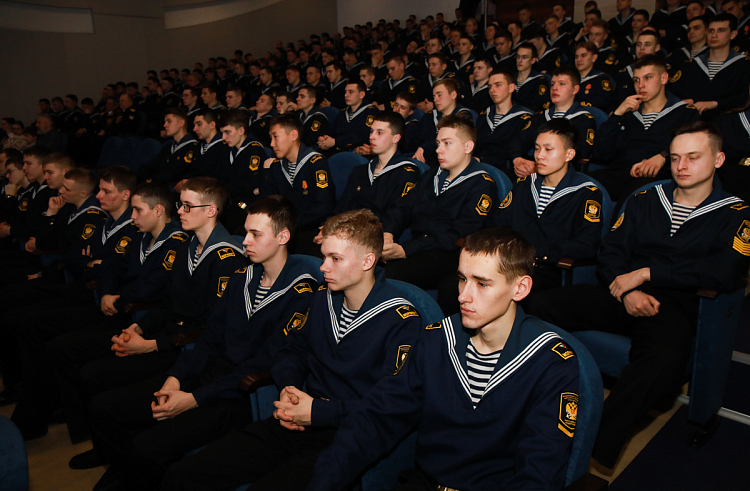 В Приморье отметили 80-летие высшего морского образования