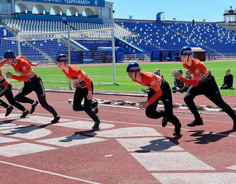 Соревнования по пожарно-спасательному спорту прошли во Владивостоке