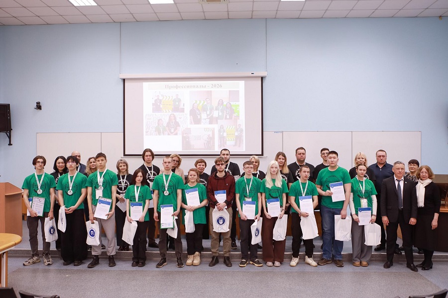 6O4A3464 2000 2000 211556