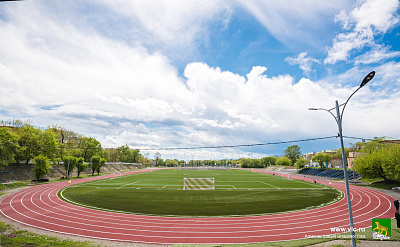 Stadion Stroitel gotovyat k trenirovkam sportsmenov 1 