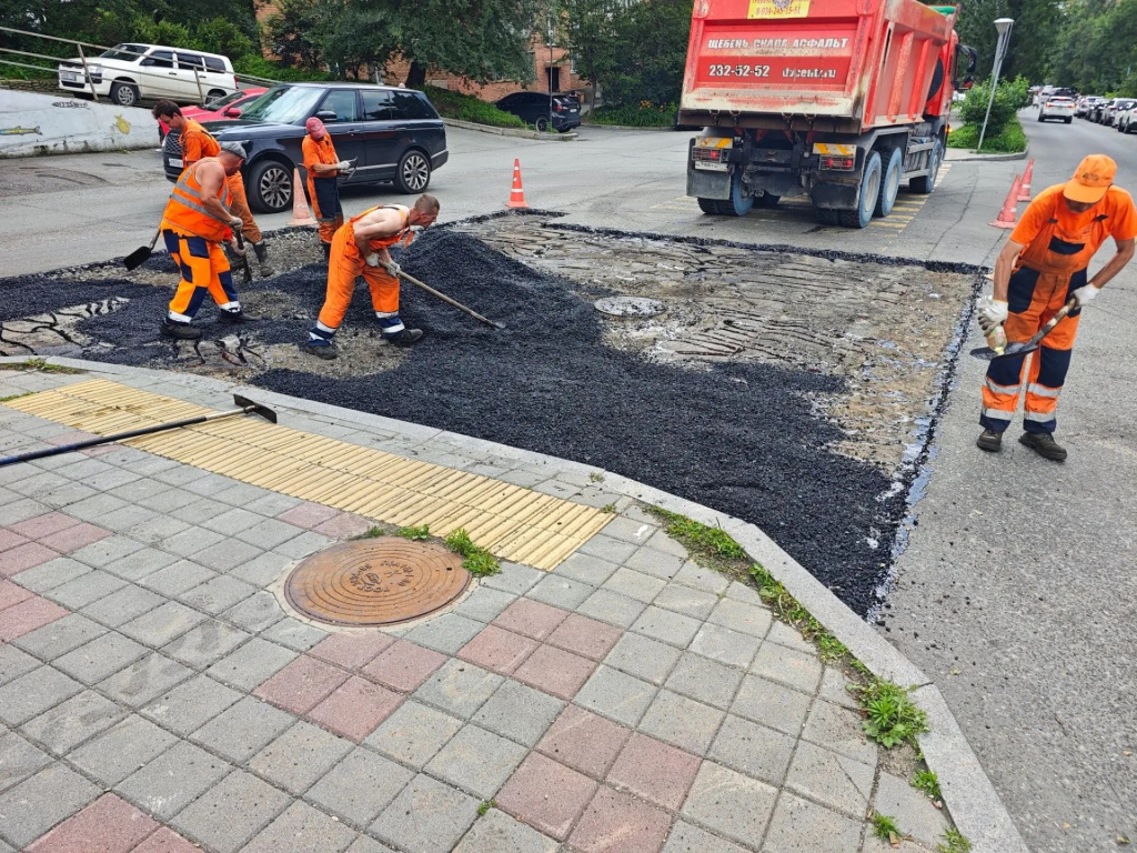 Lokalnyy remont nachali v rayone Topolinoy allee
