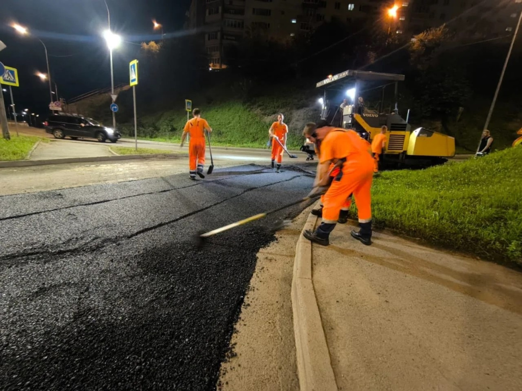 Na ulitsakh Vladivostoka provodyat lokalnyy remont